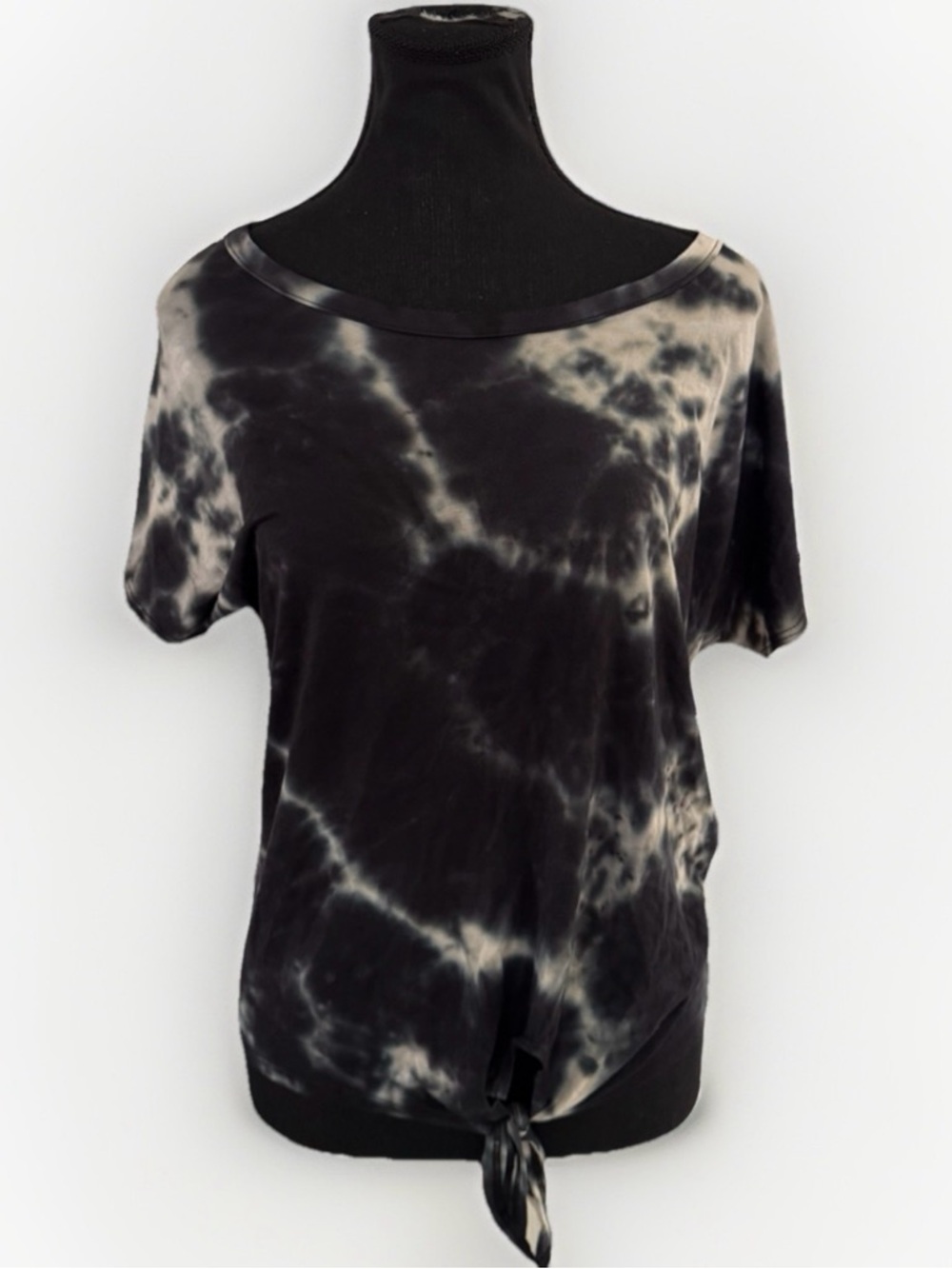 Caution to the Wind Tie Dye Knot Front Top M